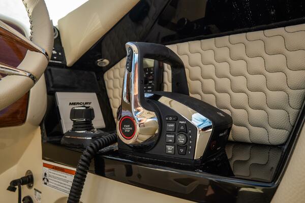 31 Launch GT 31ft Chris Craft Yacht For Sale