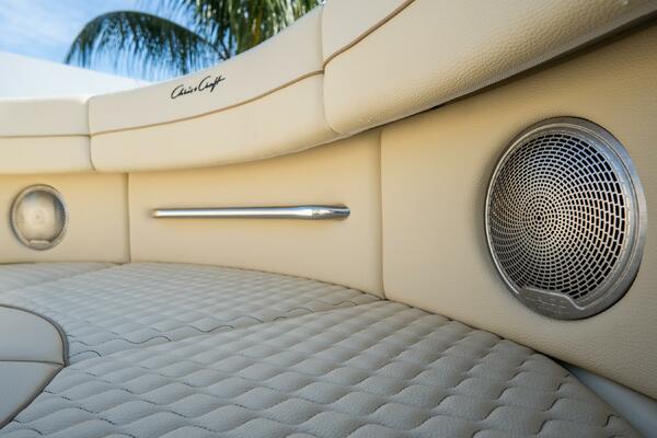 31 Launch GT 31ft Chris Craft Yacht For Sale