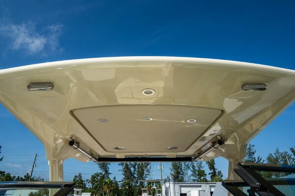 31 Launch GT 31ft Chris Craft Yacht For Sale