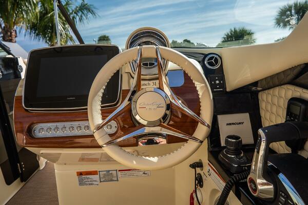 31 Launch GT 31ft Chris Craft Yacht For Sale