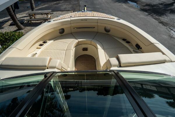 31 Launch GT 31ft Chris Craft Yacht For Sale