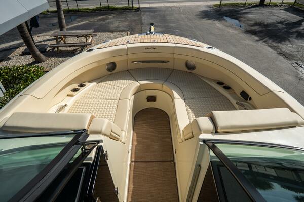 31 Launch GT 31ft Chris Craft Yacht For Sale