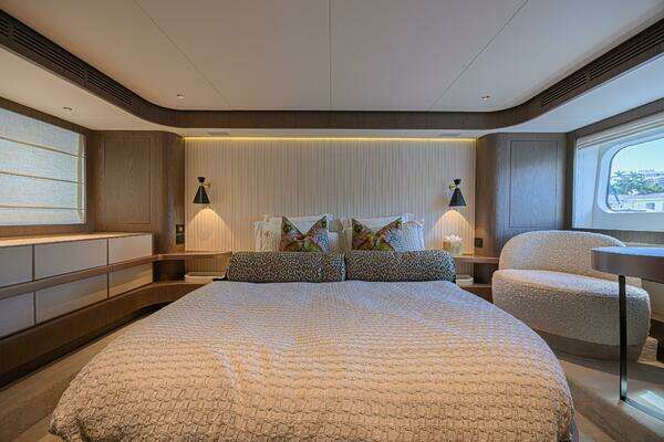 Azimut Magellano 66 Yacht For Sale