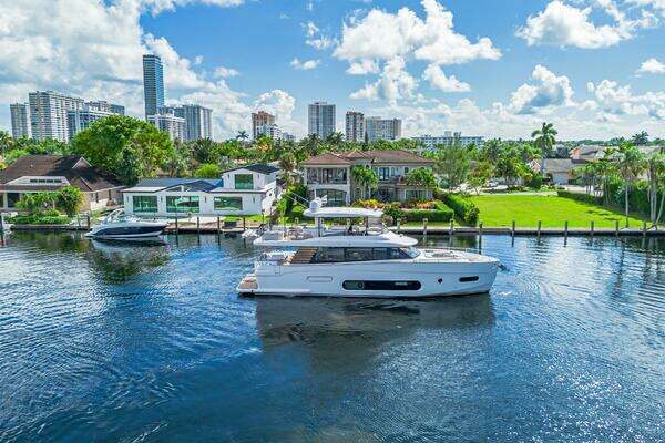 Azimut Magellano 66 Yacht For Sale