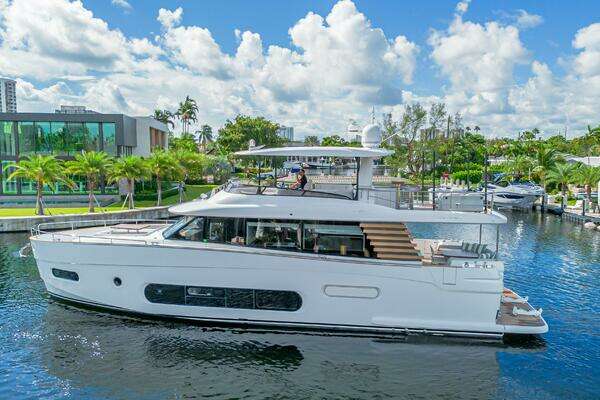 Azimut Magellano 66 Yacht For Sale