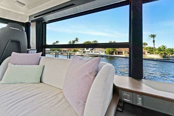 Absolute 52 Fly Yacht For Sale