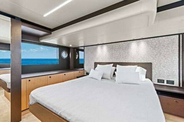 Absolute 52 Fly Yacht For Sale