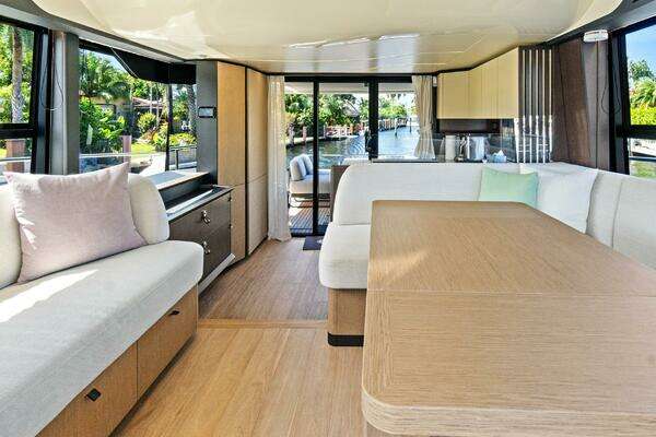 Absolute 52 Fly Yacht For Sale