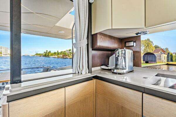 Absolute 52 Fly Yacht For Sale