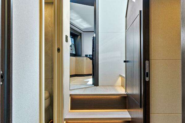 Absolute 52 Fly Yacht For Sale