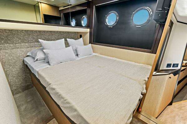 Absolute 52 Fly Yacht For Sale