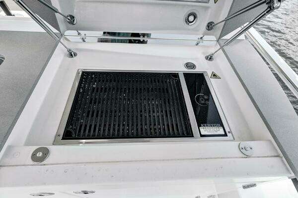 Absolute 52 Fly Yacht For Sale