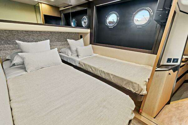Absolute 52 Fly Yacht For Sale