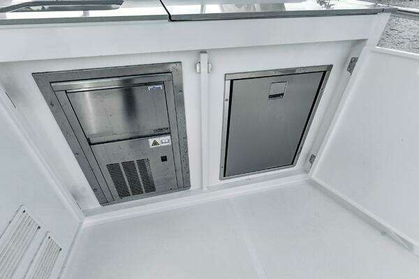 Absolute 52 Fly Yacht For Sale