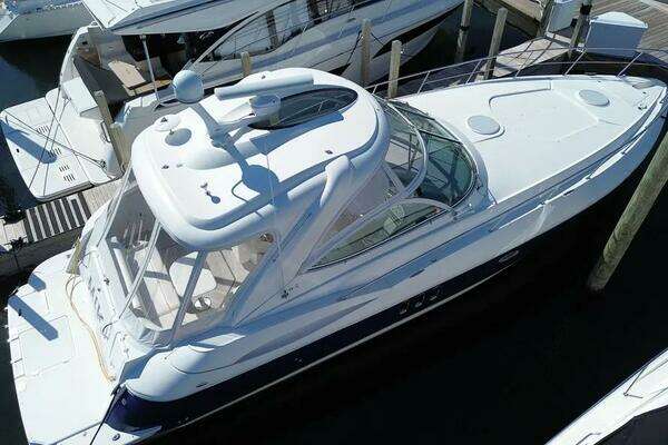 2006 Cruisers Yachts 42