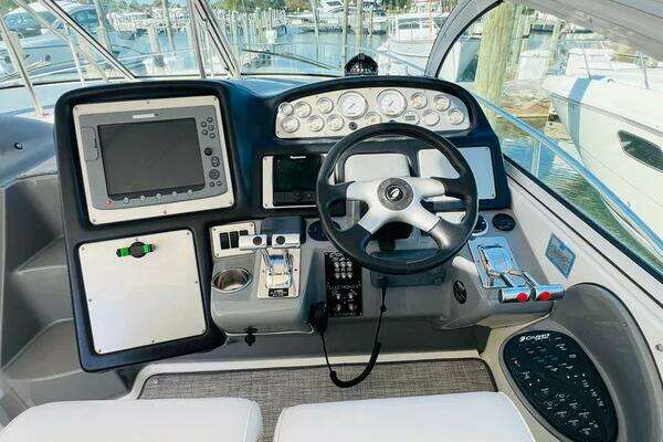 2006 Cruisers Yachts 42