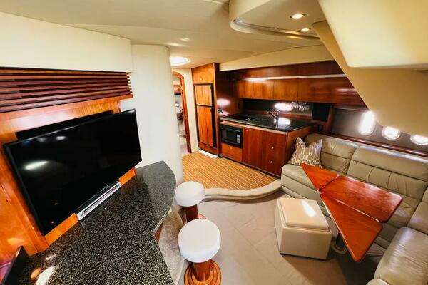 2006 Cruisers Yachts 42