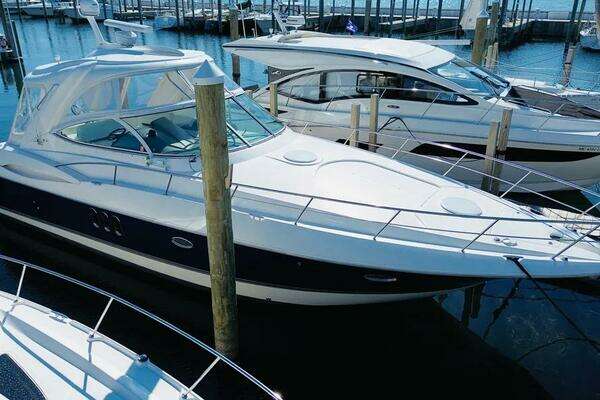 42-ft-Cruisers Yachts-2006-420 Express- Grosse Pointe  Michigan United States  yacht for sale