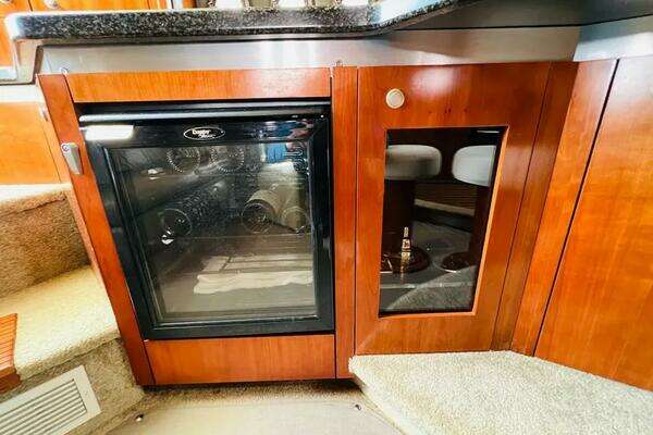 2006 Cruisers Yachts 42