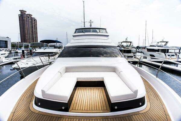 Johnson Skylounge Yacht For Sale