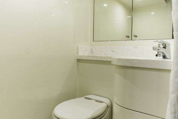 Johnson Skylounge Yacht For Sale