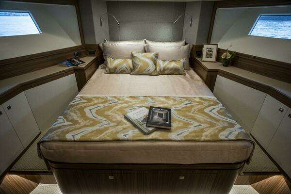 Johnson Skylounge Yacht For Sale