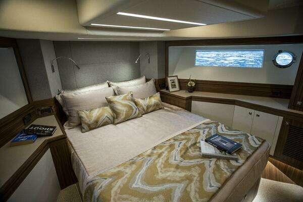 Johnson Skylounge Yacht For Sale