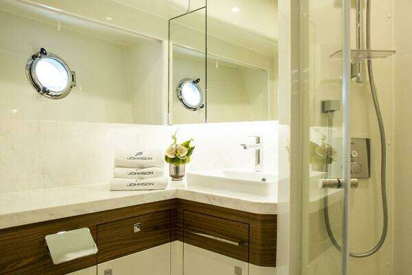 Johnson Skylounge Yacht For Sale