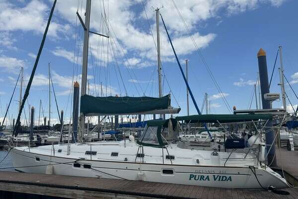 46-ft-Beneteau-2000-461-Pura Vida Houston Texas United States  yacht for sale