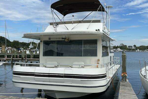 Photo of the 1991 Gibson 37 Standard Houseboat "Sea Dog"
