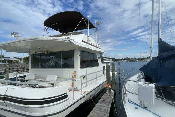 Photo of the 1991 Gibson 37 Standard Houseboat "Sea Dog"