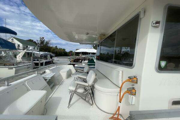 Photo of the 1991 Gibson 37 Standard Houseboat "Sea Dog"