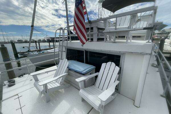 Photo of the 1991 Gibson 37 Standard Houseboat "Sea Dog"