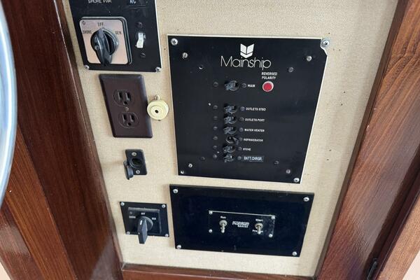 Fleur De Leigh 11 35ft Mainship Yacht For Sale