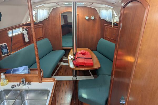 Maho Dreams 33ft Beneteau Yacht For Sale