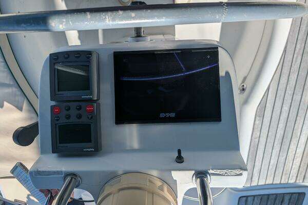 Photo of the 2001 Beneteau Oceanis 331 "Maho Dreams"