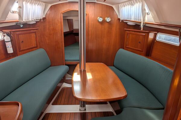 Maho Dreams 33ft Beneteau Yacht For Sale