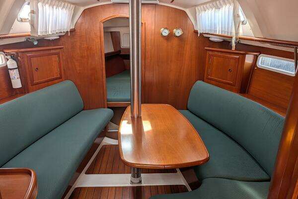 Beneteau Oceanis 331 Yacht For Sale