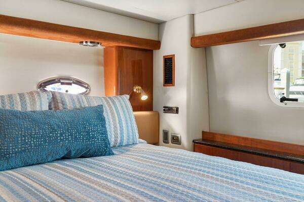 Meridian 408 Yacht For Sale