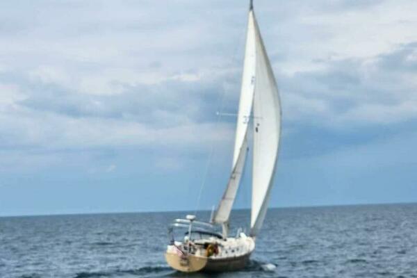 Autumn Lady 39ft Pearson Yacht For Sale Autumn Lady 39ft Pearson Yacht For Sale