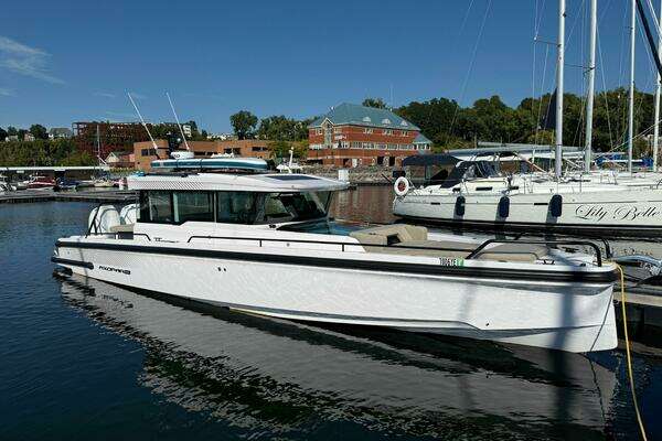 37-ft-Axopar-2025-37 XC CROSS CABIN- Merritt Island Florida United States  yacht for sale