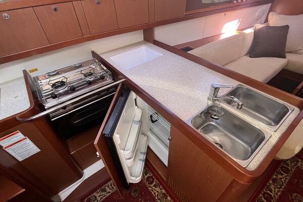 Second Wind 37ft Beneteau Yacht For Sale