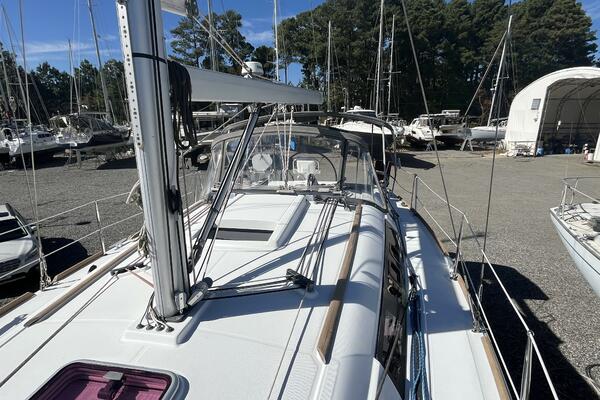 Second Wind 37ft Beneteau Yacht For Sale