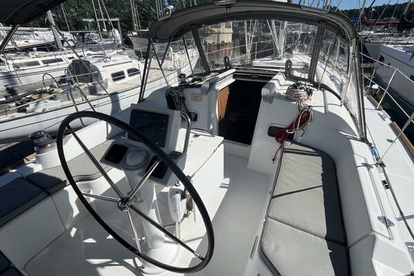 Second Wind 37ft Beneteau Yacht For Sale
