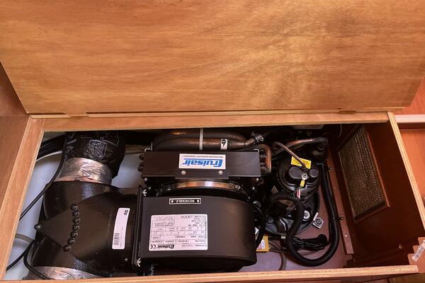 Second Wind 37ft Beneteau Yacht For Sale