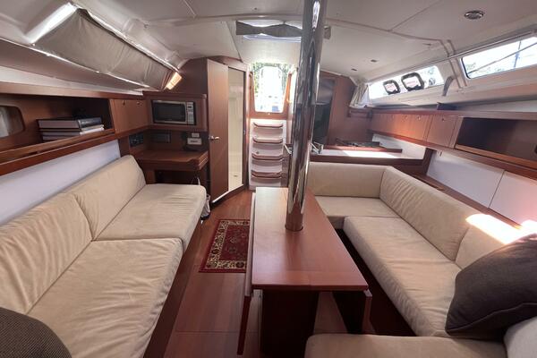 Second Wind 37ft Beneteau Yacht For Sale