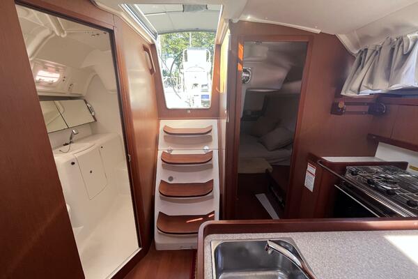 Second Wind 37ft Beneteau Yacht For Sale