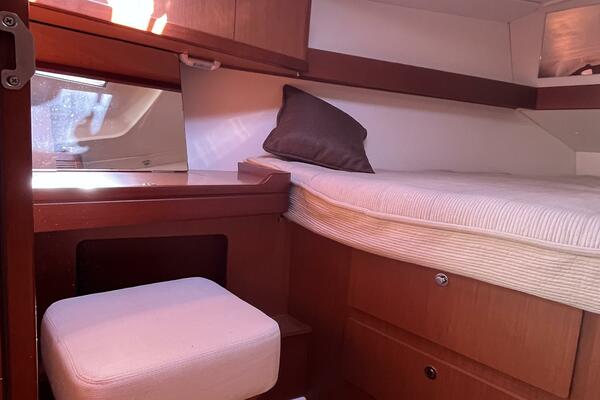 Second Wind 37ft Beneteau Yacht For Sale