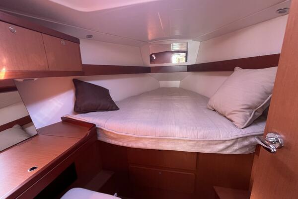 Second Wind 37ft Beneteau Yacht For Sale