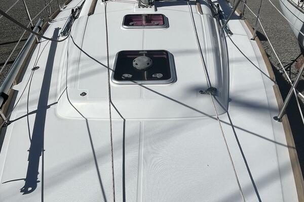 Second Wind 37ft Beneteau Yacht For Sale